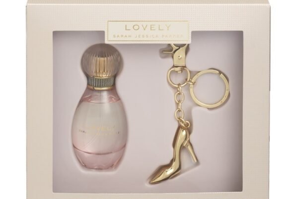 Sarah Jessica Parker Lovely Gift Set 30ml EDP + Gold Shoe Keyring