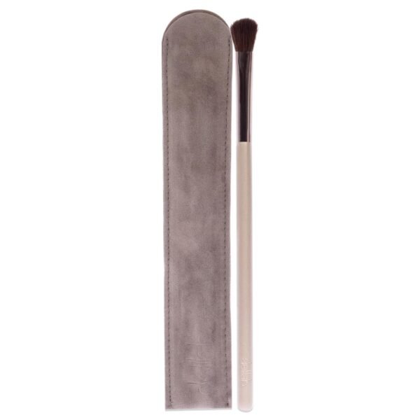 Delilah Eyeshadow Brush - BR05