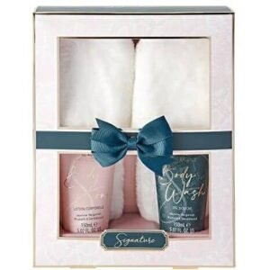 Style & Grace Signature Fluffy Slipper Gift Set 150ml Body Wash + 150ml Body Lotion + Slippers (The slippers fit size 5 to 8)
